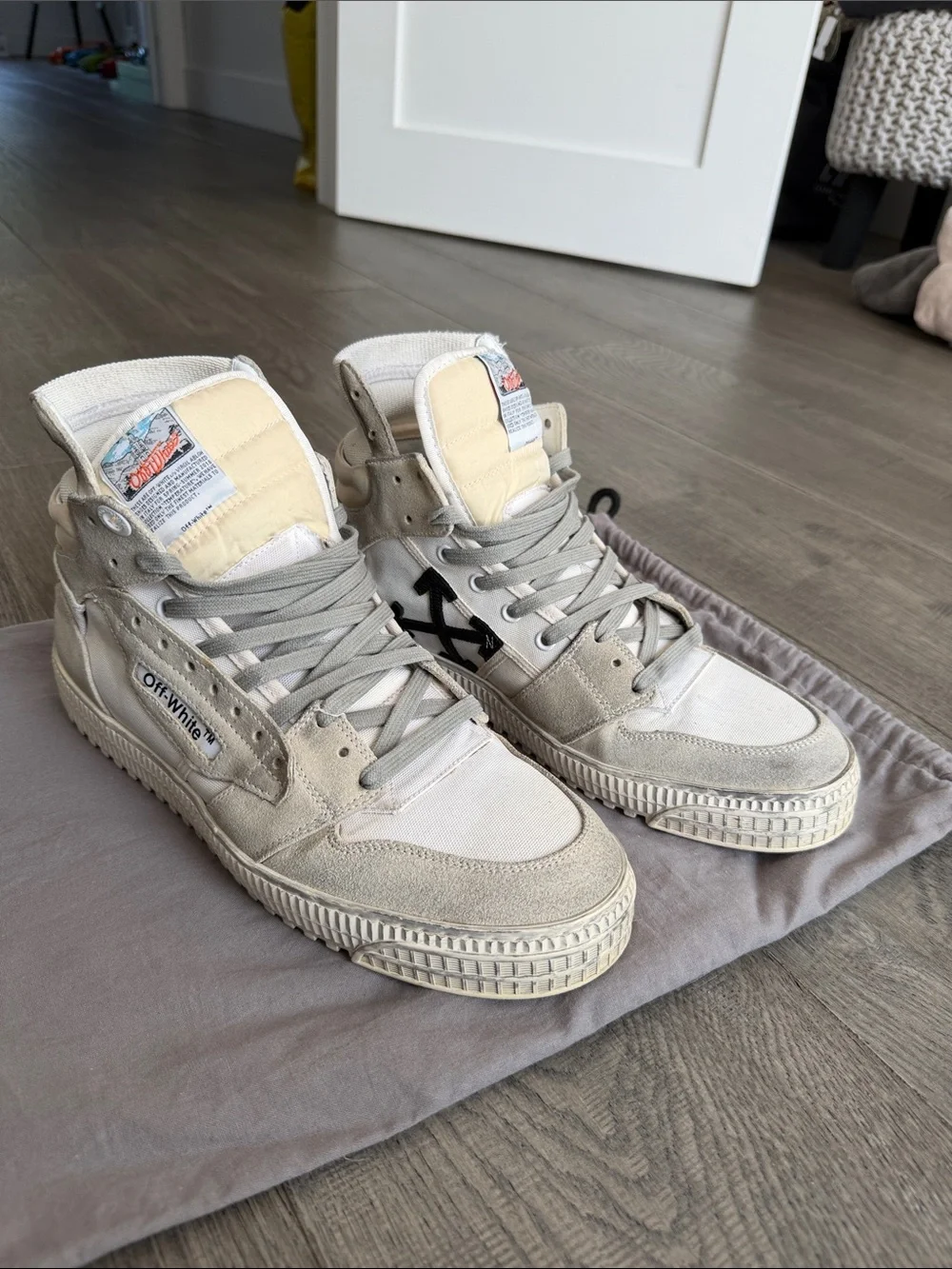 Off-White Men’s Cream/Gray High-Top Sneakers